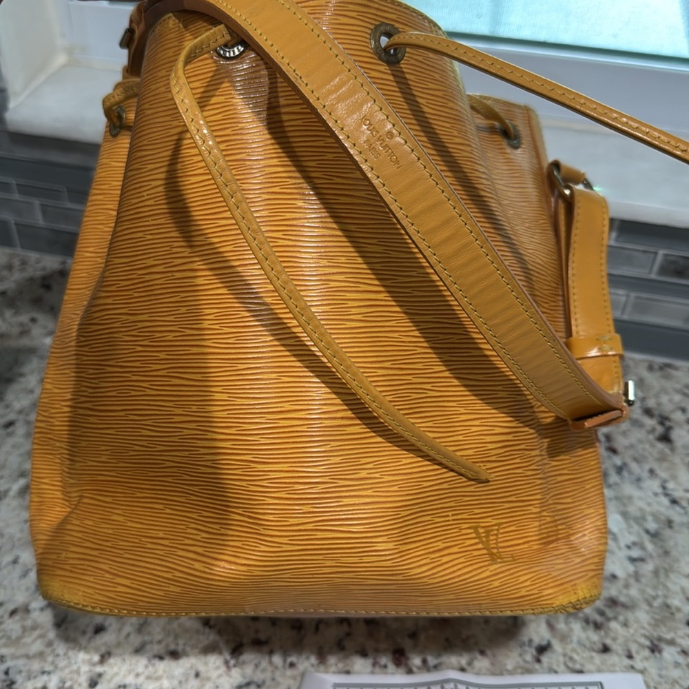 Louis Vuitton Epi Noe with COA - Picture 14 of 16